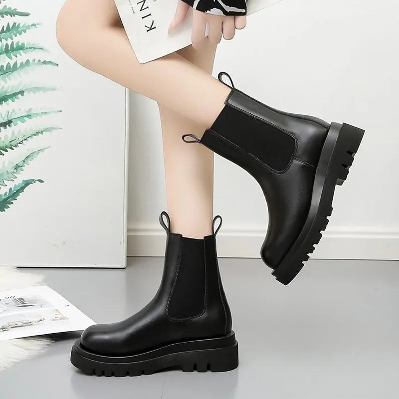 2021 Female Fashion Platform Booties New Chunky Boots Women Winter Shoes PU Leather Plush Ankle Boots Black Boots