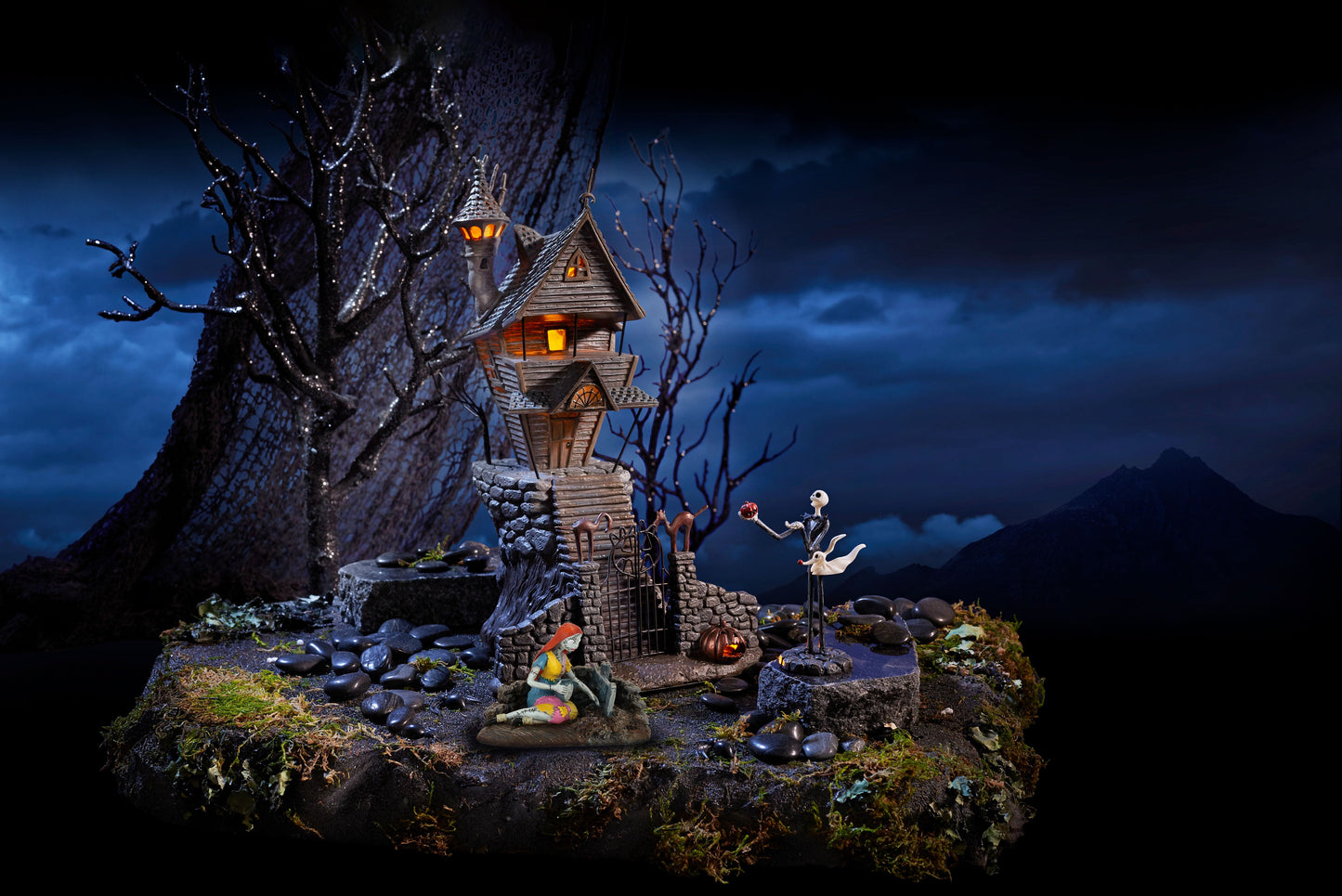 Nightmare before Christmas Jack'S House Village Building with Jack & Sally Figurines - Set of 3