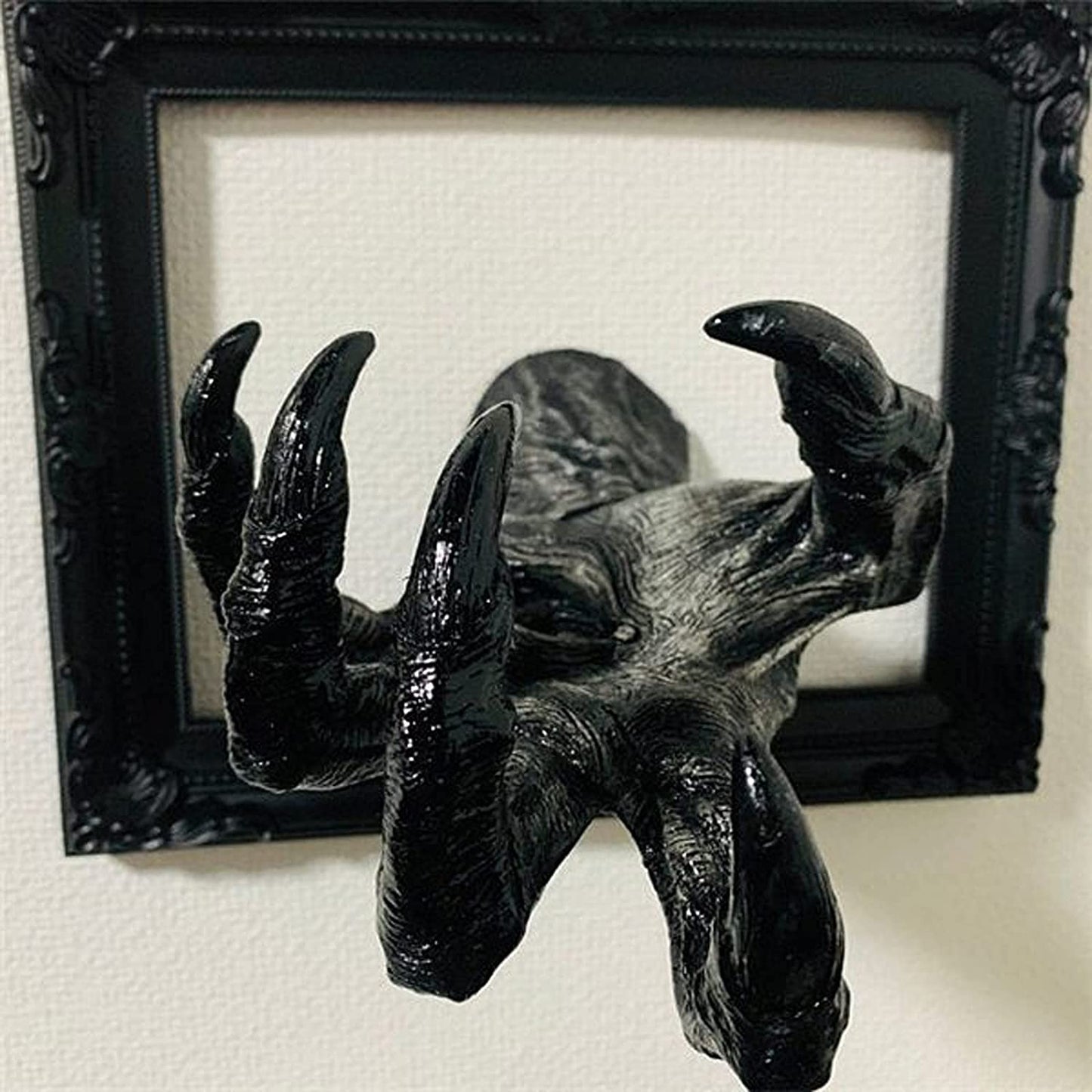 Witch'S Demon Hand Wall Hanging Statues, Resin Retro Wall Art Mounted Hang Decoration, Gothic Halloween Decorations for Living Room, Entrance Hall, Room or Outdoor Key Jewelry Holder (Black)