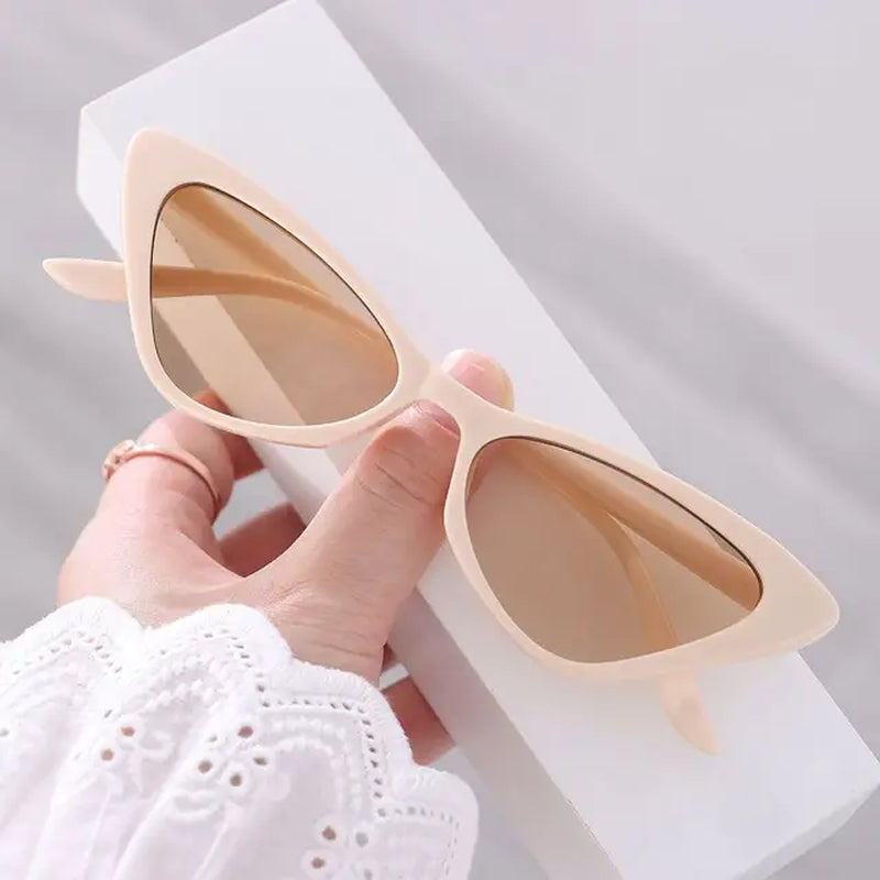 2024 Ladies Cat Eye Sunglasses Women Brand Designer Vintage Sun Glasses Female Fashion Travelling Sun Shades Glasses Oculos