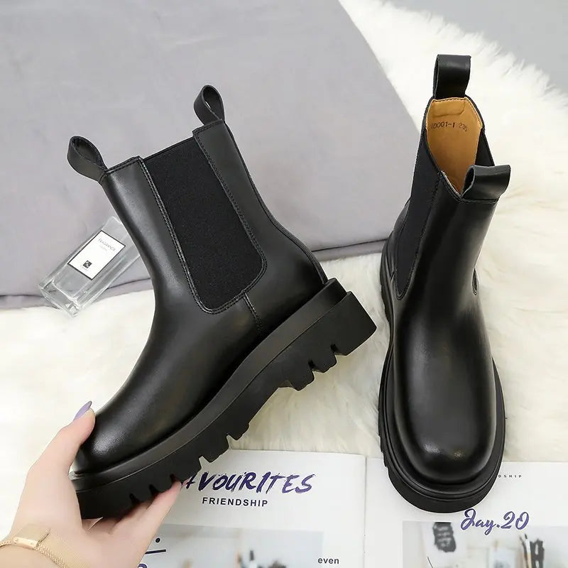 2021 Female Fashion Platform Booties New Chunky Boots Women Winter Shoes PU Leather Plush Ankle Boots Black Boots